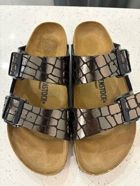 Birkenstock Arizona Gator Gleam sandals